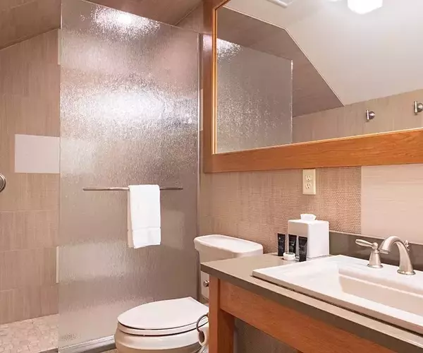 									Bozeman fly fishing lodge grl trl suite shower
															