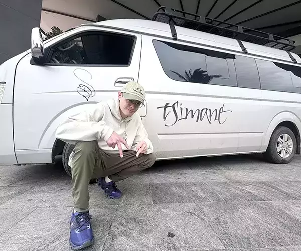 									Tsimane mini van
															