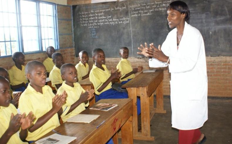 teacherwstudents_liberia.jpg