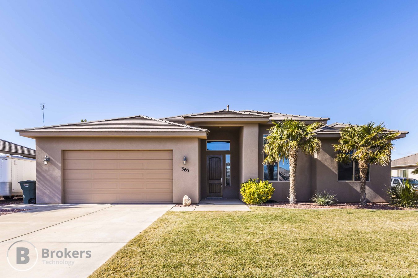 30620 You'll feel right at home the minute you walk through the door. The extra tall ceilings, oversized crown molding and trey ceiling in master is what sets this home apart. Nice open floor plan with great natural light compliments the tile floors and beautiful cabinetry. Oversized garage. Large backyard offers peace and privacy. View for yourself click on the 3D virtual tour.
Property is centrally located in Southern Utah's outdoor playground. Close proximity to many amazing Golf Courses, Lakes, Sand Dunes, Zions National Park and Grand Canyon.