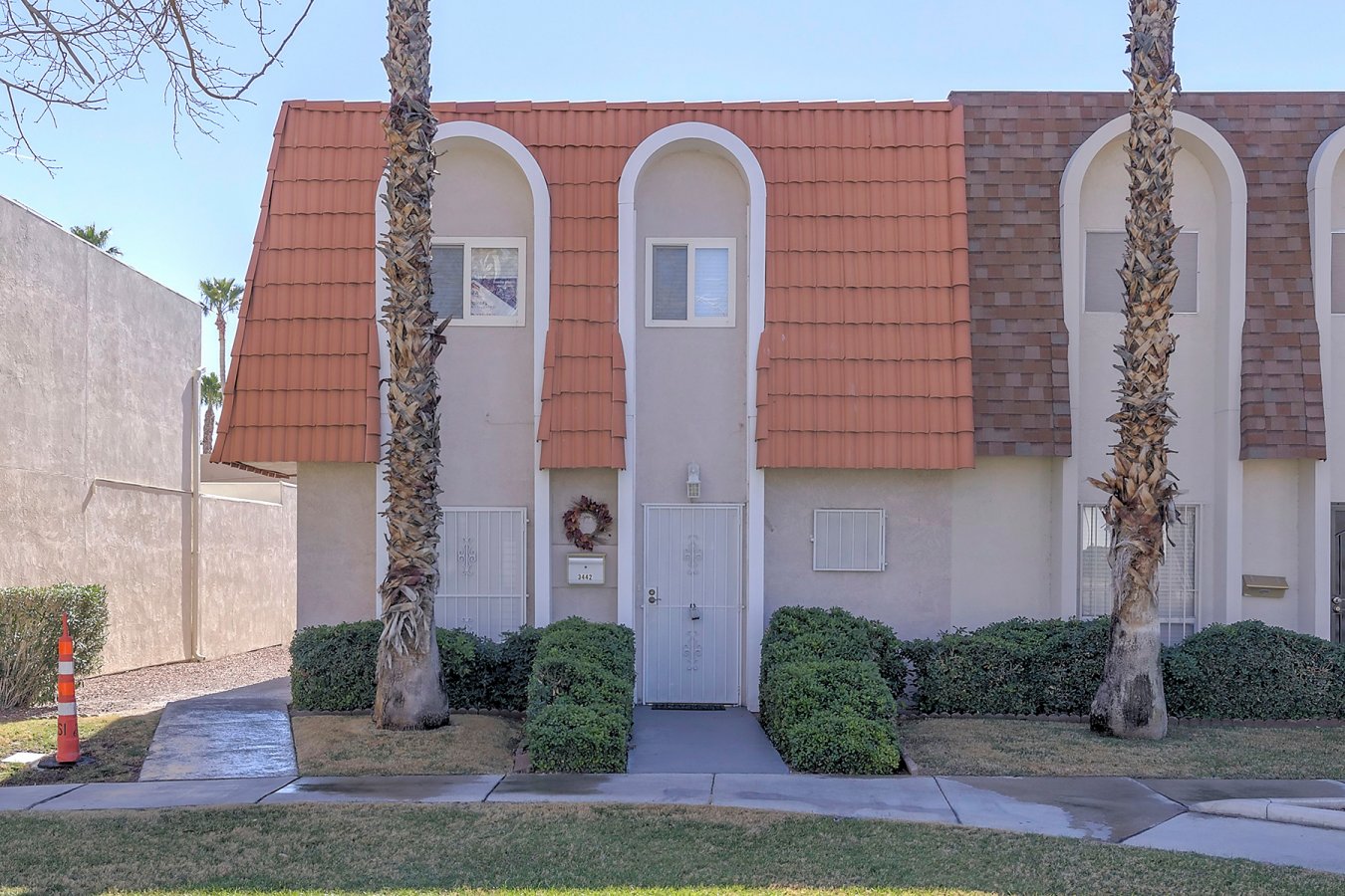 30712 Open, airy and flowing floor plan since the kitchen area has been remodeled. Abundance of kitchen and dining room cabinets not in other homes here. Garage has extra cabinets and closets. Granite composite counter tops downstairs. Corian in master bath. Separate dressing/make-up area. Master walk-in closet has split bars and a profusion of built-ins. Full length balcony off master. Front overlook Greenbelt. Just painted and ready for move in!!