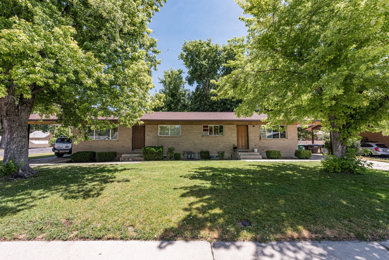 31712 This all brick duplex has 4 bedrooms, two bath each unit. Brand new roof and gutters, Updated kitchens, windows, updated bathrooms. 4-5 year old furnaces and water heaters, brand new dishwasher in one unit, perfect to live in one unit and rent the other. Gross rent income is $2320, they are low! Long term tenants on a month to month. Close to shopping and schools. Agent is the owner