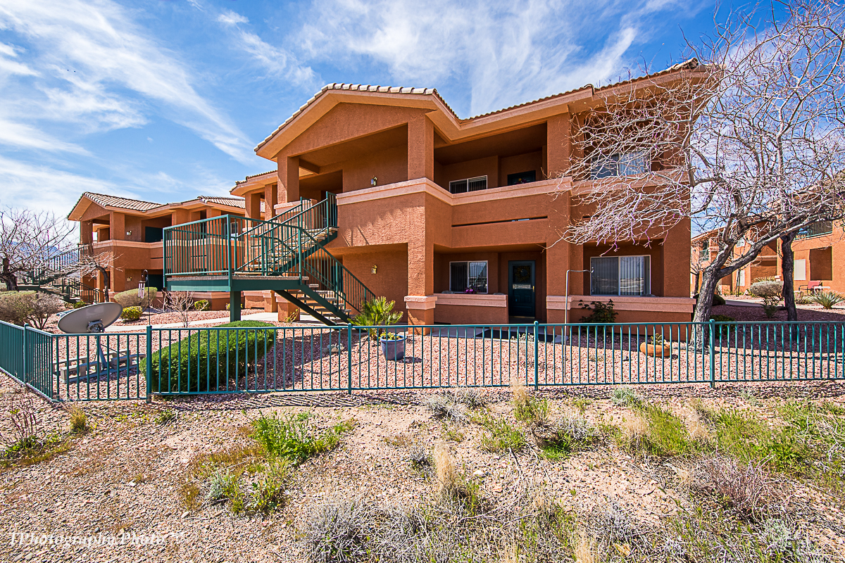Beautiful condo in a great location with mountain views. Coffered ceilings throughout with ceiling fans. All appliances stay included freezer in storage room. Great space to call home! Comes with a 1-car garage with remote opener.