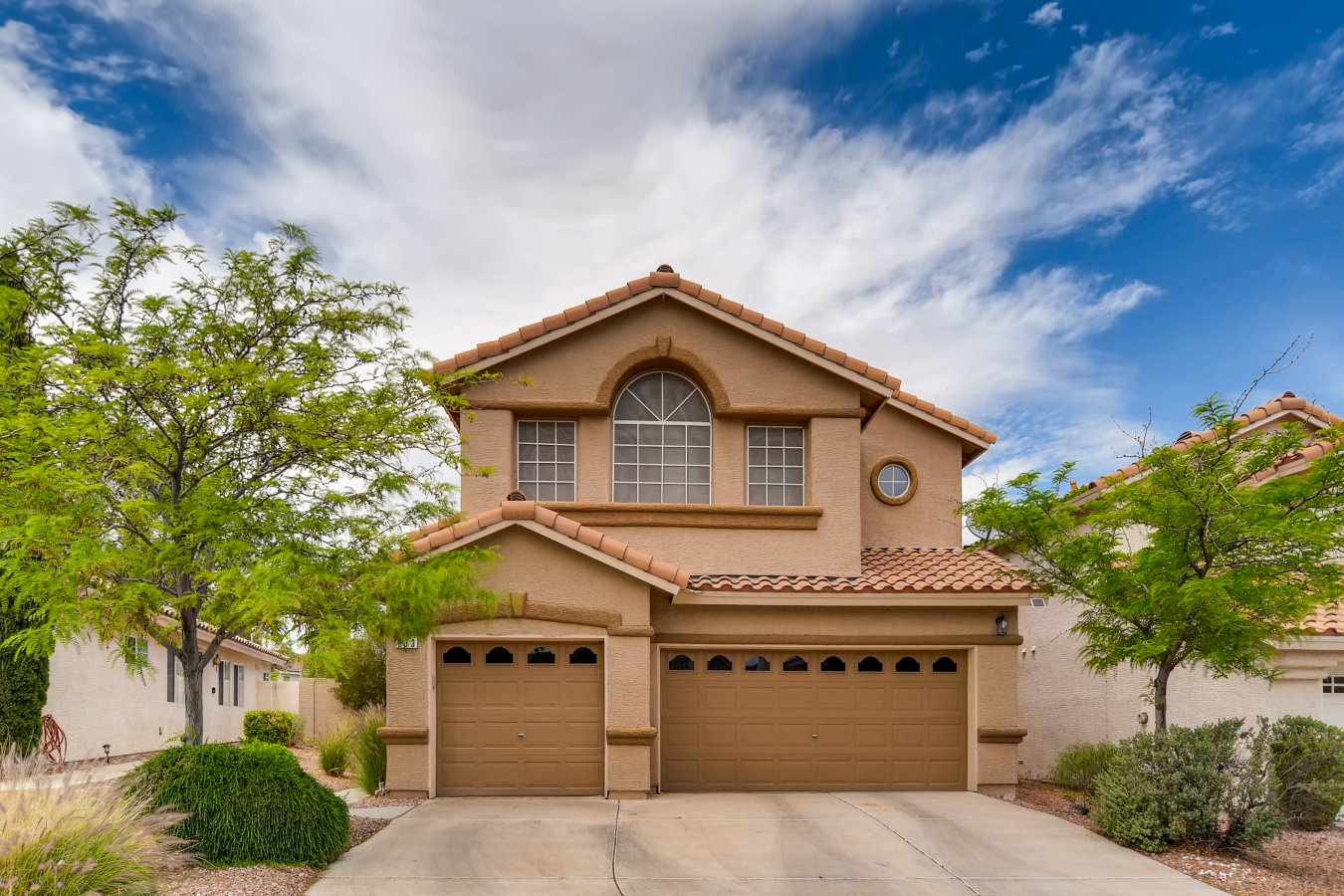 Wonderfully updated, move in ready home, in sought after neighborhood of Green Valley Ranch. Modern, designer
kitchen with stainless steel appliances. Resort style, private (no homes directly behind) back yard with huge pool
(solar heated) and covered patio. Great, downstairs floor-plan for entertaining. Upstairs, amazing family space with
all 4 bedrooms. Principle bedroom has a wonderful private balcony with great views. Large 3 car garage