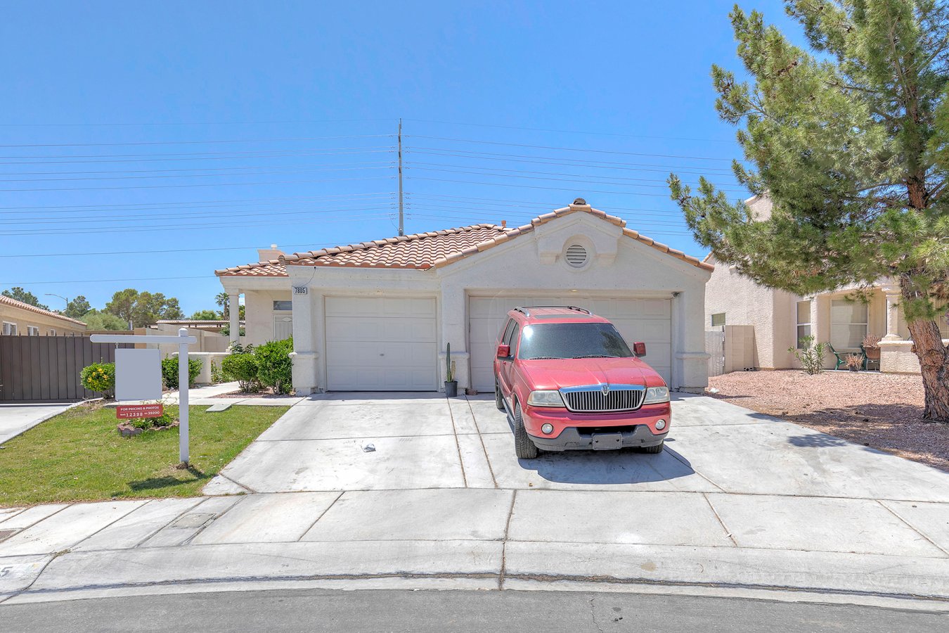 33076 Northshores home, single story, 3 bed, 2 bath home. 1336 sq feet, a 3 car garage,well maintained home features granite counter tops, vaulted ceilings and is close to all amenities including easy freeway access.There is a courtyard at the entrance. Living room at entry with fireplace. Kitchen with granite counters open to kitchen nook area. Master has duel walk-in closets, duel sinks and walk in shower. Covered patio