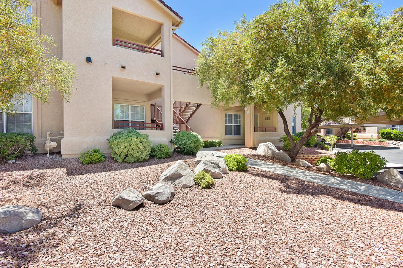 1019 Sq Ft 2 bedroom, 2 bath, 2nd floor condo, carpet and tile, all appliances, community pool