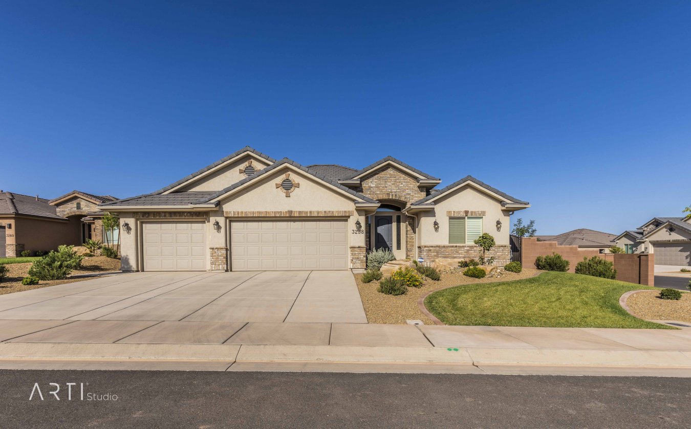 34924 Like new second home that has barely been lived in. Lots of upgrades with an extra large lot and large covered patio. Seller
interested in selling furniture.