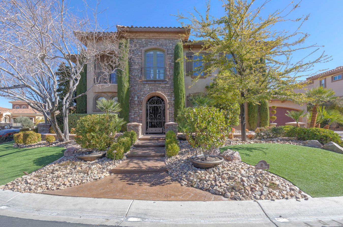 34935 Gorgeous lush courtyard entry & fireplace. Courtyard w/outside staircase
leads to Casita w/2 BR, 2 Baths, W/I closets & Living Area. This beauty also features a separate Office, Wet
bar, 400 bottle Wine Closet as well as a Chef's kitchen w/2 built in refrigerators & Dacor Stainless Steel
Appliances. Master and Guest bedroom located on main floor. Heated waterfall pool and spa with built in BBQ
area.
