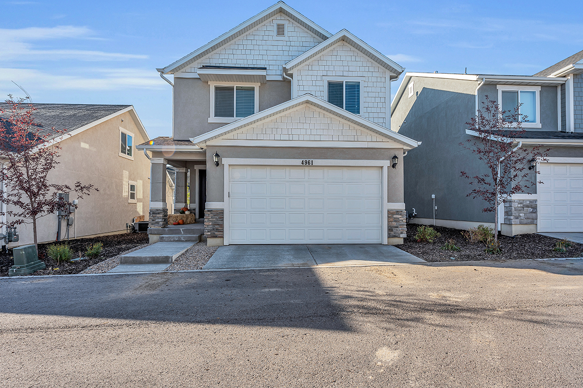 35766 $10K PRICE REDUCTION, GRAB THIS ONE QUICK! View the MATTERPORT Tour to see a 360* view of your future fabulous home in the active lifestyle community of Horizon Heights. Centrally Located to the county recreation center and the Mega Mountain View Village Mall. Great Starter or upsize from a Condo for double the space. Drive past the Club House, Swimming pool, Tot lot, sports court and pull into your 2-car garage. Enter your 3- bedroom 2.5 bath home with 2 tone paint and vaulted ceilings. Enjoy your kitchen with raised panel wood cabinetry, crown molding, Quartz Counter-top and gas stove. Relax in family room or step outside to your fully fenced backyard where you can BBQ, grow an herb garden or create flower beds. Master Bedroom boasts a large walk-in closet and Master Bath provides double sinks. Laundry and additional bedrooms on the same floor. WELCOME TO YOUR NEW HOME!