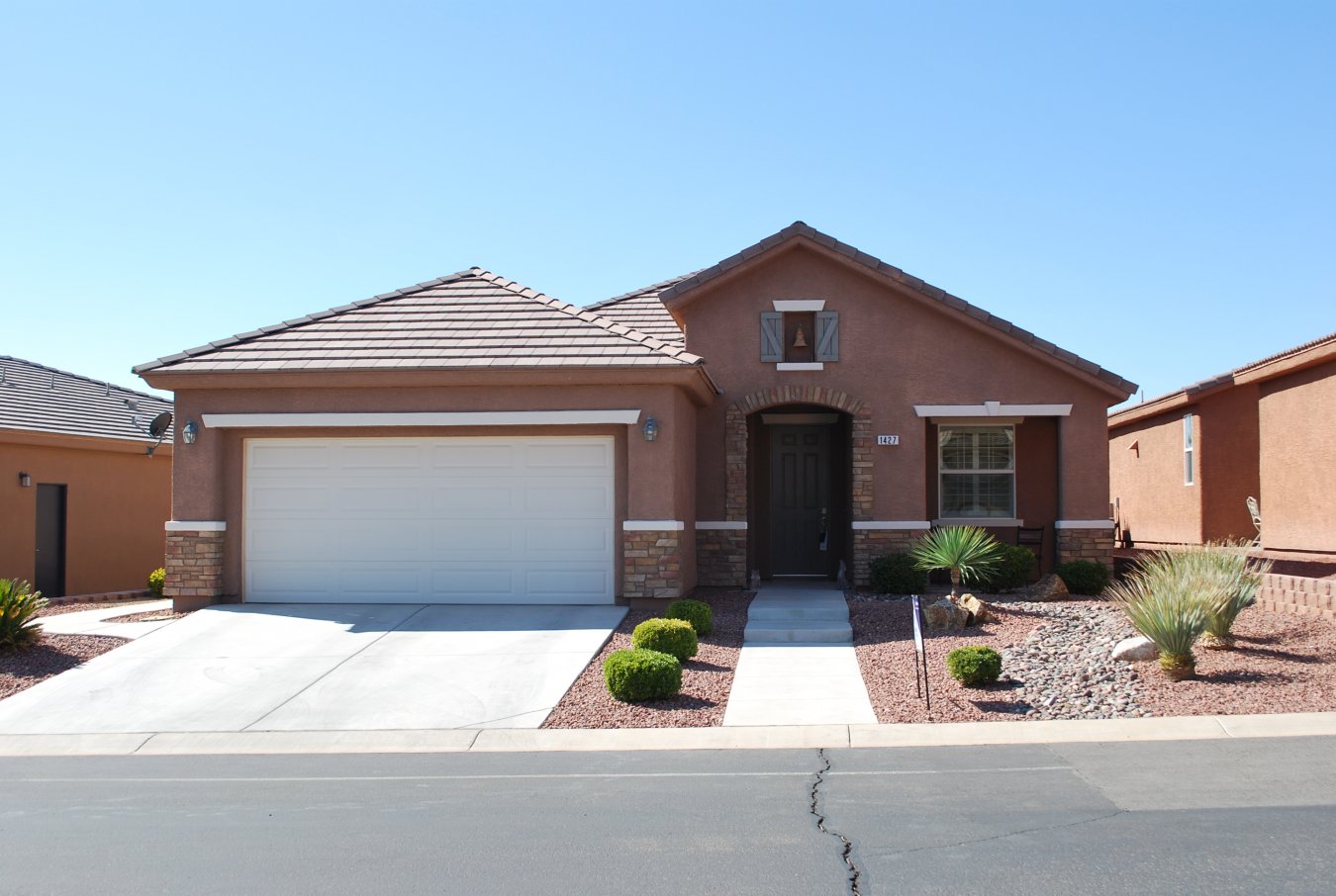 1427 Huntington Heights