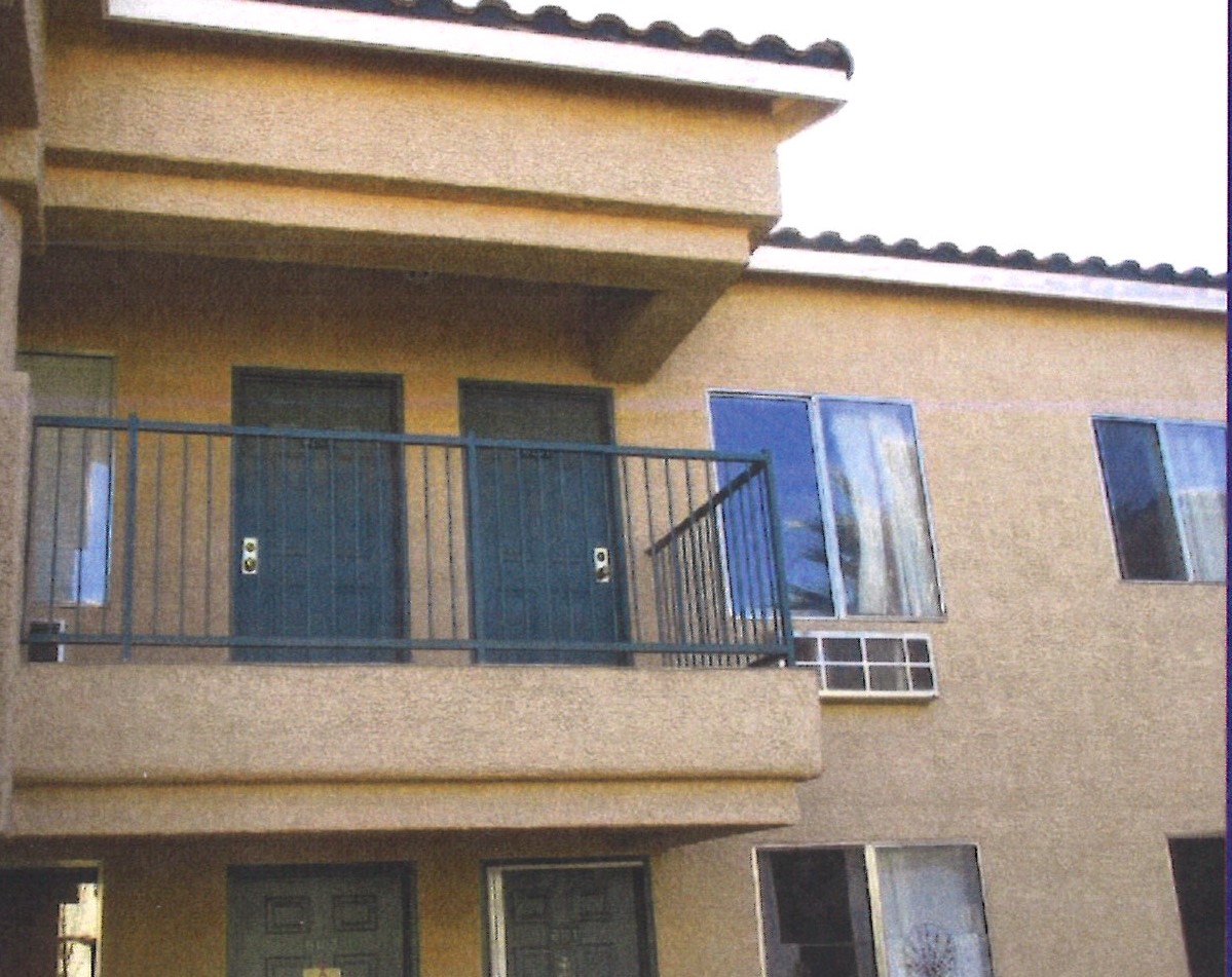37925 Upper-level Smokey Lane Fixer-Upper