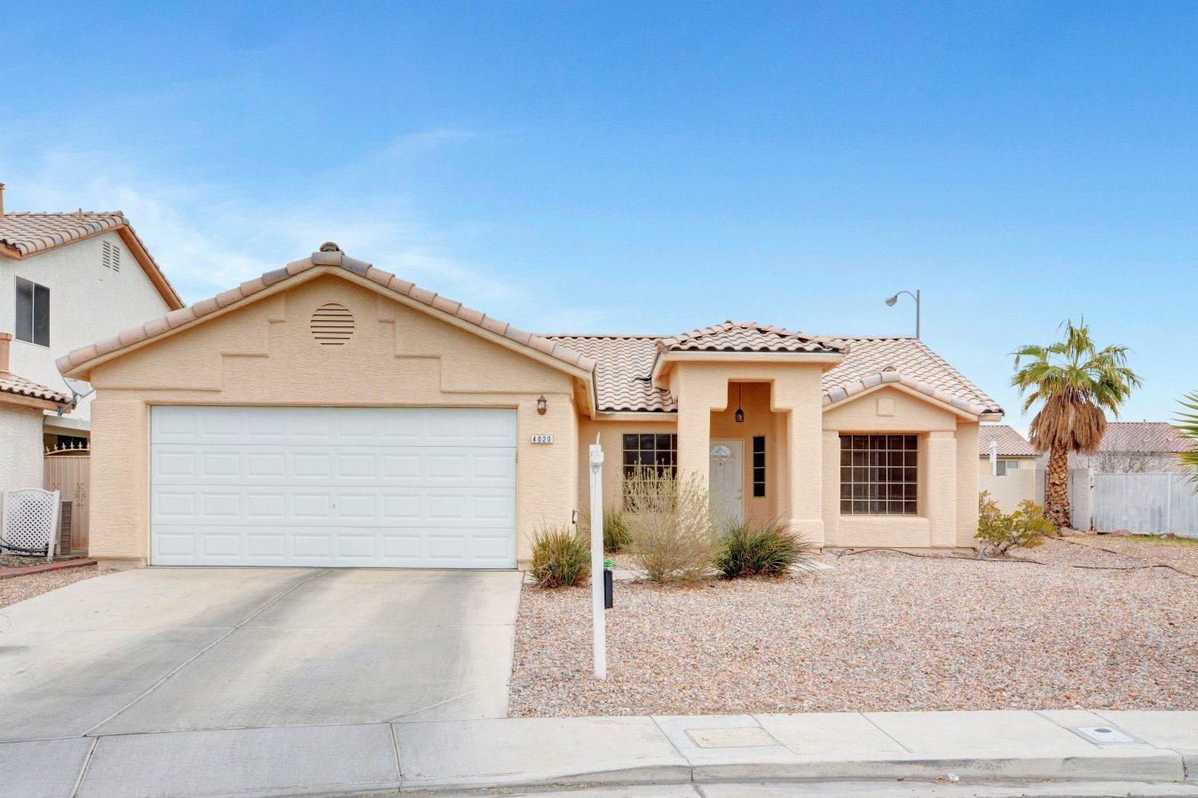 37987 Set up as a 2 bedroom with den. Ceiling fans throughout & window coverings. All appliances included, kitchen with dining area, plus a formal dining room too. Pot shelves, fireplace in family room, indoor laundry room. All rooms painted white neutral palette. Ready for a quick close, bring all offers! Close to shopping, parks, schools and much more!