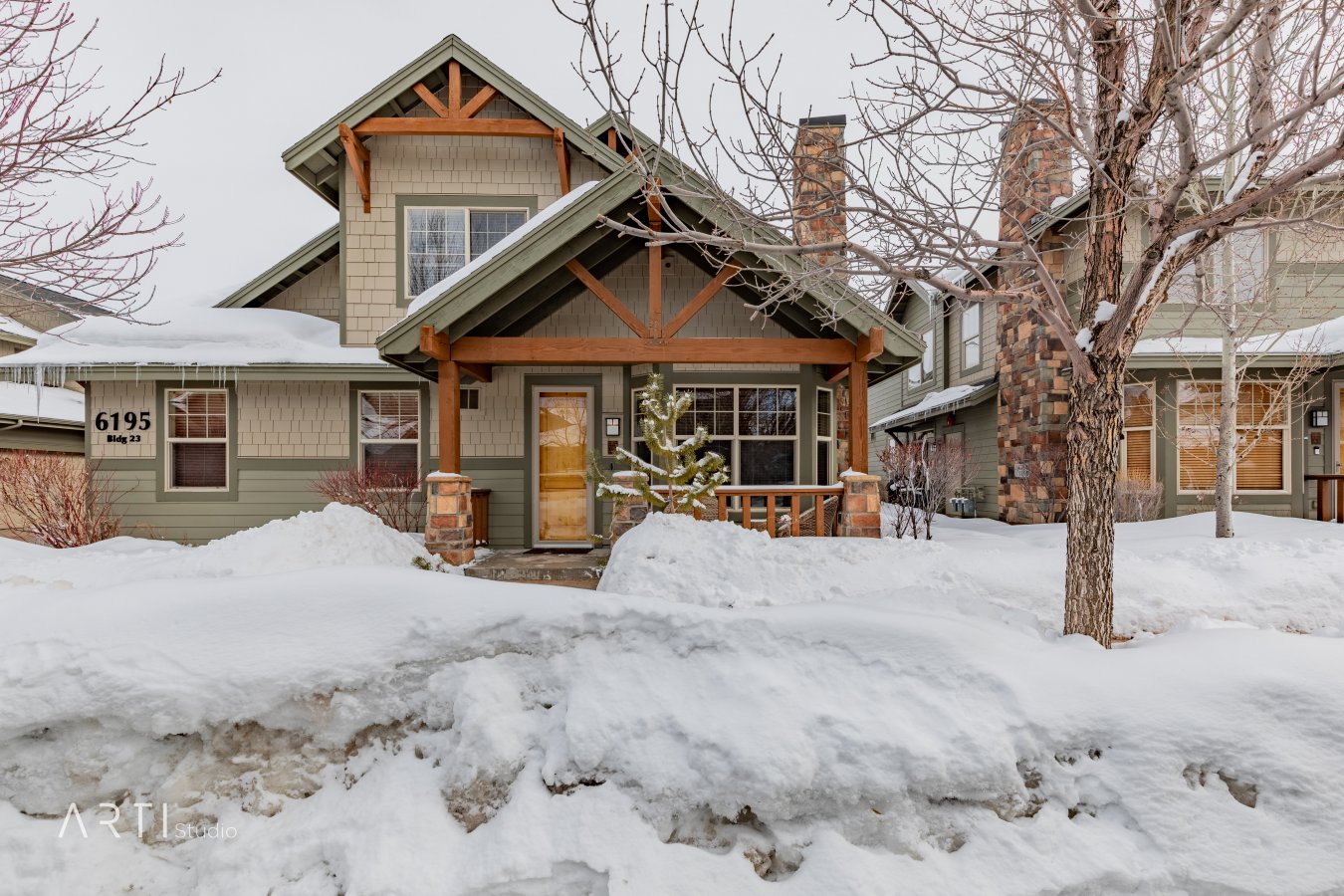 38965 This meticulously maintained condo at the base of the Uintas is nestled among restaurants, shopping, and is a short drive to world-class skiing in the winter and an endless playground of possibilities in the summer. Catch the free Park City bus steps away from your front door, or hike, bike and snowshoe the 1,200 acres of the Swaner Nature Preserve that sit adjacent to the property. When you're not out exploring come home and enjoy nights by the gas fireplace under the vaulted, 2-story ceiling and relax and unwind in the master suite complete with a spa-like jetted tub, granite counters, dual sinks, and a separate shower. There is a large walk-in closet off the master that can be used as an owner lockout. The condo, with beautiful Pergo wood flooring and slate tile, is fully furnished and ready to move in or be used for nightly rental income that sleeps 7! The kitchen has an eat-in area with a breakfast bar, walkout patio access and is full of bright, natural light. This is a great opportunity to own a little piece of Park City paradise!