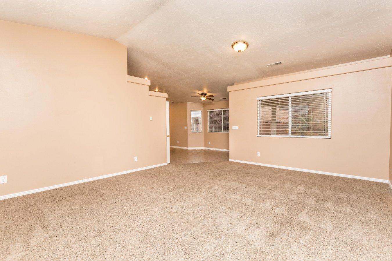 39466 This delightful corner lot home is ready for new owners! Located in a lovely, convenient neighborhood; close to schools and shopping. Make this cozy nest the home base for all of your southern Utah adventures!