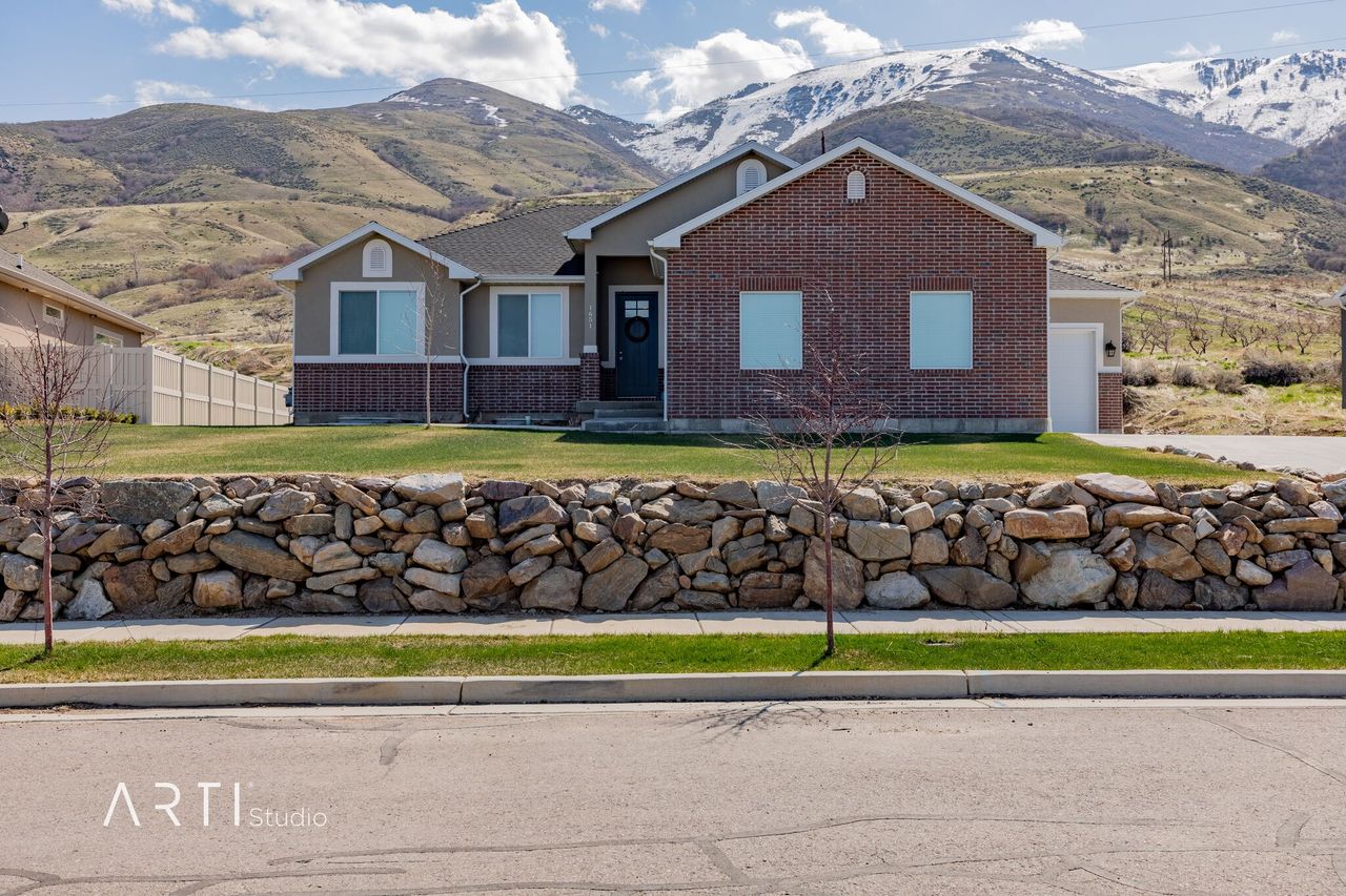 39654 Beautiful custom home with high end finishes! This home is located in an amazing neighborhood with unobstructed
views. Some of the highlights of this home include: Granite counter tops, Garden tub , 3 car garage, RV parking, sauna,
fenced back yard, utopia fiber net and much more! Contact listing agent today for a showing! Buyer to verify all
information, deemed reliable, however buyer to verify all info including utilities & HOA information if applicable
Professional photos coming soon!