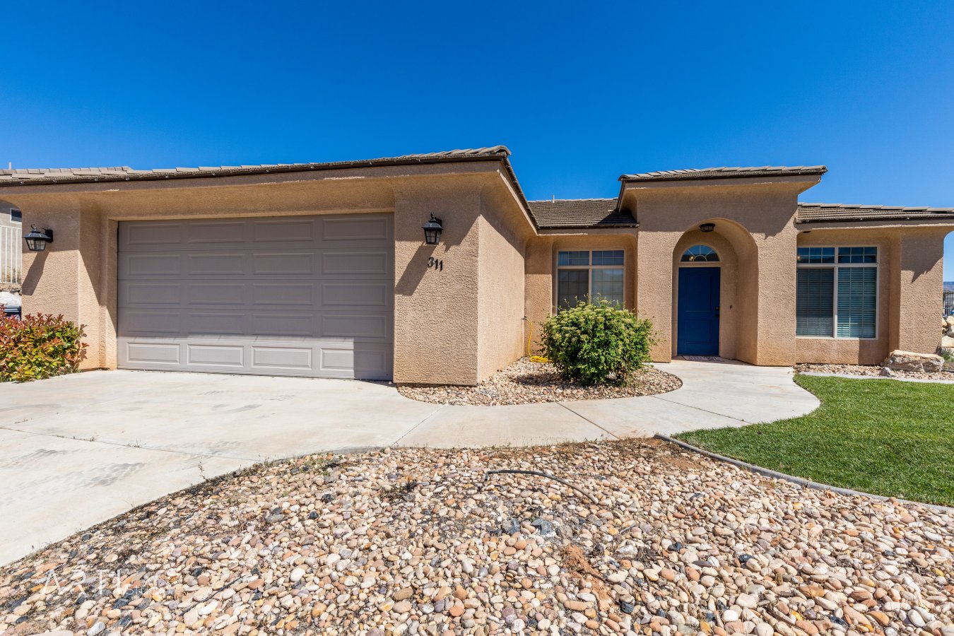 40304 Bright and spacious starter home with amazing views. Tile floors, stainless appliances, RV parking, new paint and tons of storage. This home is move in ready. Come see it today! Did I mention the views!