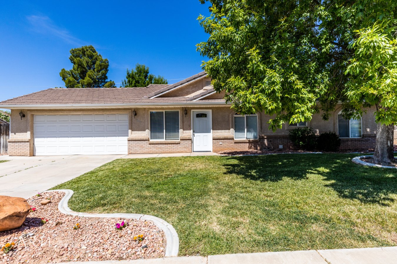 40529 Starting off with a beautiful mature tree in the front yard for shade. You will love the new flooring and paint throughout the house. This home is move in ready and if you have extra stuff there is a nice shed in the back yard for that extra stuff. Please submit all offers with a PRE APPROVAL letter to paytonfisher1987@gmail.com