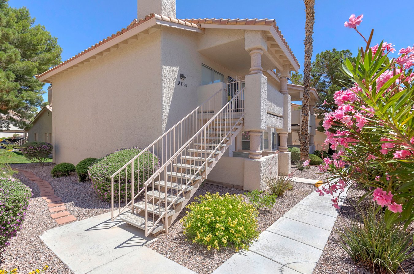40792 Newly remodeled first floor unit that is ready for you to move right in!! New Paint, new stove, new carpet! Master boasts a large closet with mirrored doors! You'll love the like new fireplace in the spacious family room! Minutes away from Kellogg Zaher soccer complex and Pioneer park, Trader Joe’s market, Boca Park, Rampart & Sun Coast Casino!! Be sure to see the 3D Matterport Virtual Tour!!