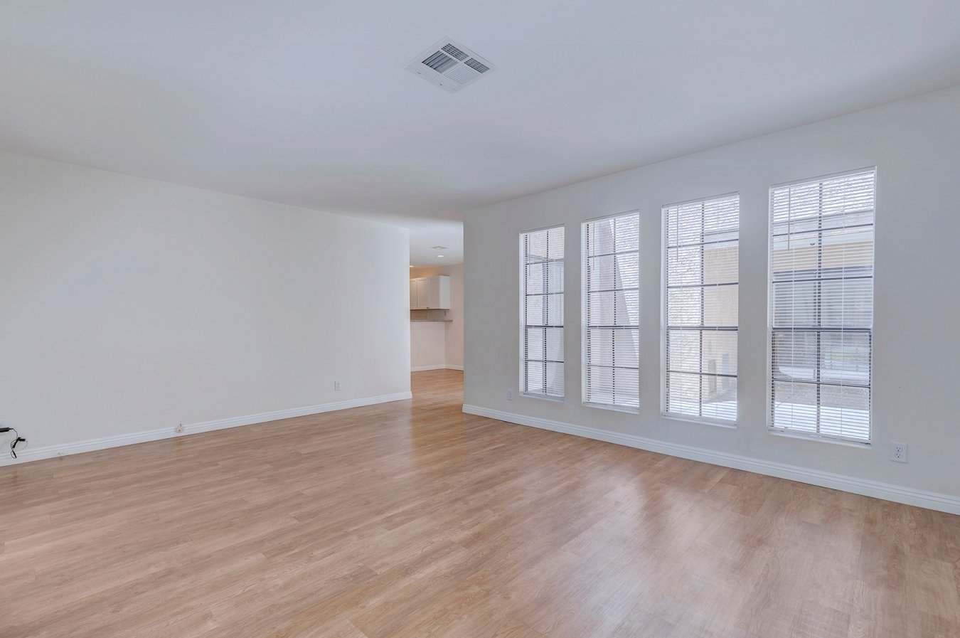 504 Raintree Ln