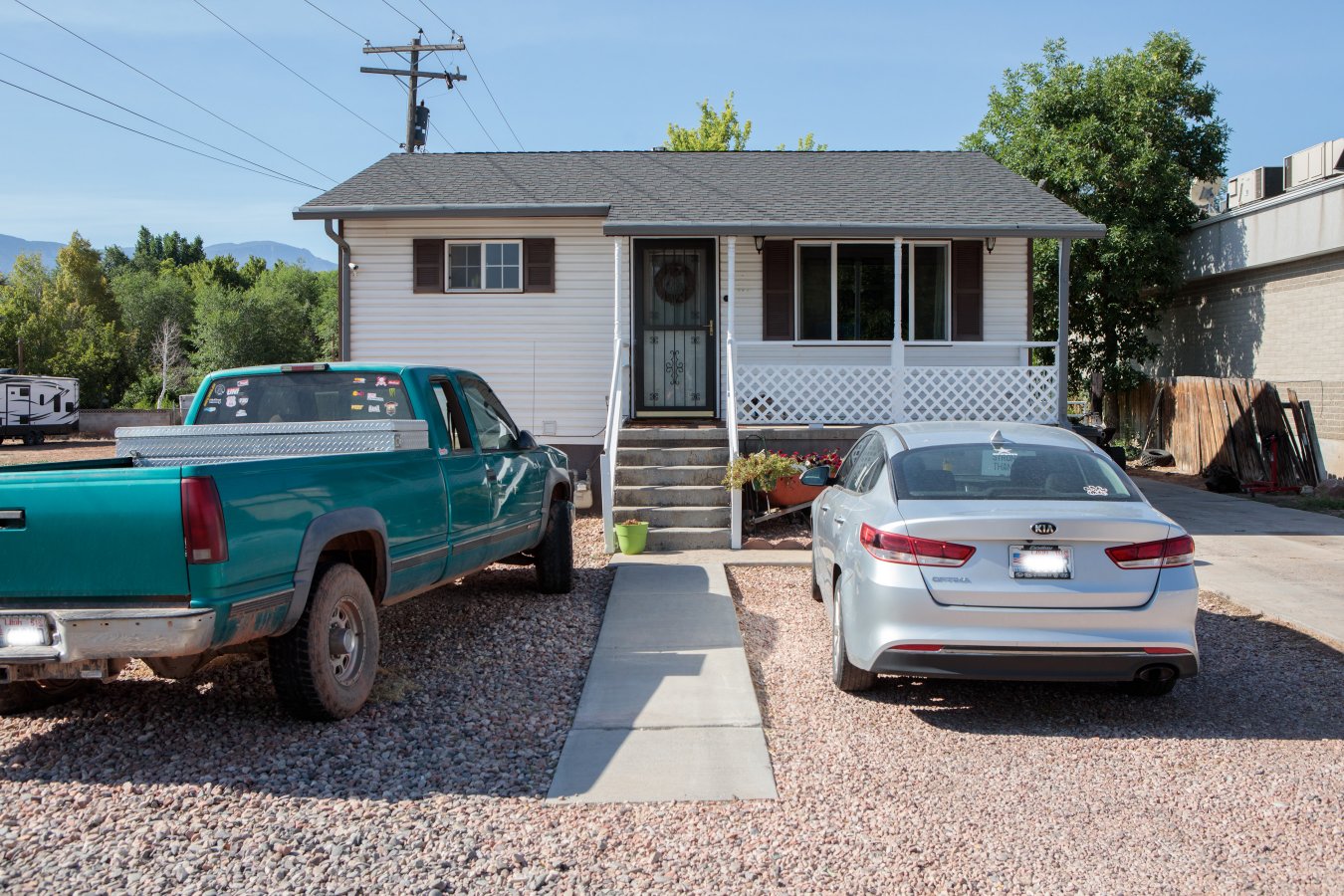 42051 Check out this great income producing property. These units are easy to rent and stay full. For additional property and agent information, click on the virtual tour link below.