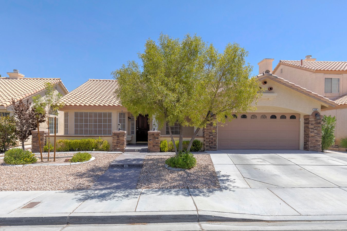 42198 So much to love here!! You have to check out this kitchen!! It has a 48