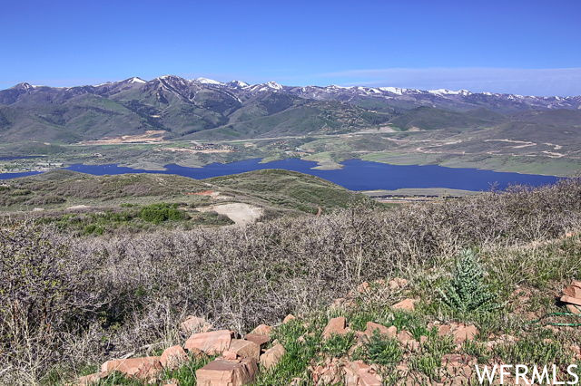 42748 Introducing the new Golden Eagle community, offering Luxury Living in one of natures most breathtaking locations. Different from the communities in the area, Golden Eagle homesites provide the most stunning combination of mountain, lake, and ski resort views. Enjoy the incredible panoramic vista of the Jordanelle and surrounding mountain. This mountain development will have a community gathering space with kitchen, bathrooms, indoor and outdoor spaces plus a fire pit to relax around and share the days events with family and friends. Come this Winter to experience the greatest snow on Earth in our 6,900-foot elevation mountain town.