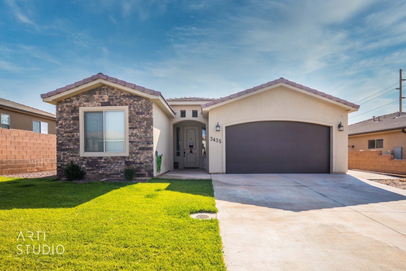 44102 Cozy 3 bed 2 bath home with tons of upgrades. Granite tops, tile floor, custom cabinets, spacious yard views! Located close to Sand Hollow, Zions, Quail and so much more. Minutes to hiking and riding trails. Come see this home today!!