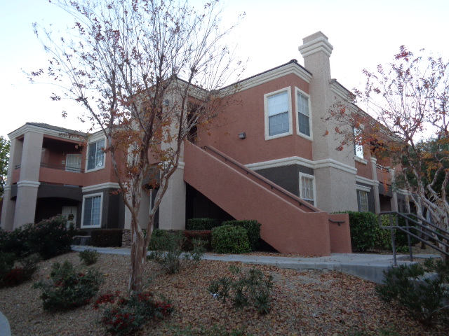 Great Location Condo in a Gated Community in the Northwest, 1 st floor unit with 2 bedroom, both with bathrooms attached, Open and airy Kitchen with Breakfast bar, All Appliances, Covered balcony, community pool, spa, exercise room