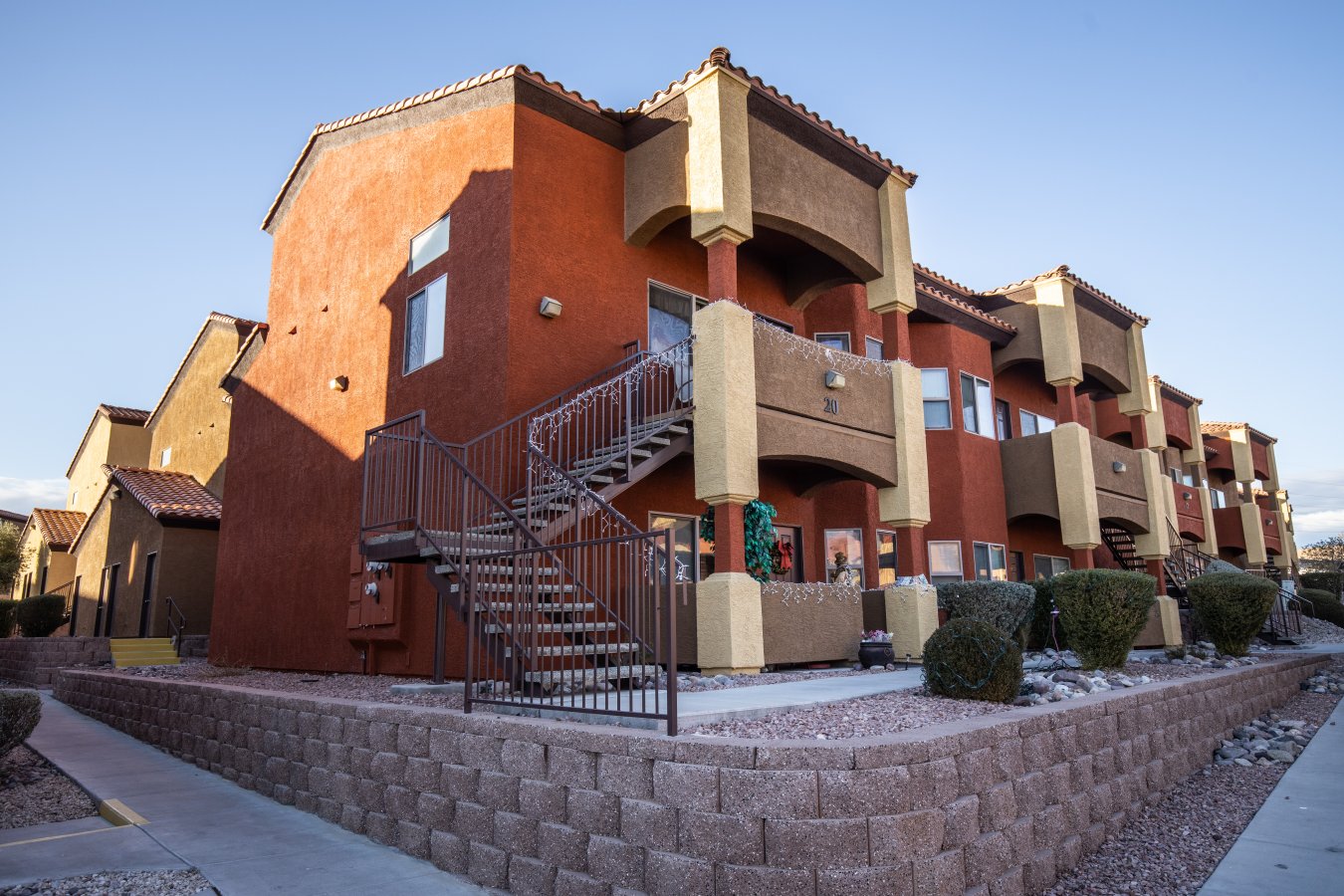 45000 This Hawk Ridge condo is located in a well maintained community. Enjoy Mountain views from your covered balcony. This condo is Great for year-round living and is the perfect vacation getaway or investment property. Allows short term rentals and is being sold Turn-Key! The floor plan is open, high ceiling in living area. The kitchen has granite counter tops, raised panel cabinets and tile flooring. There are two master bedrooms, one on the main level and one in the spacious loft with walk in closet. The guest bedroom and laundry are on the main level. The condo offers plenty of storage space inside and a good size storage room outside. The community swimming pool, spa, clubhouse and fitness room.