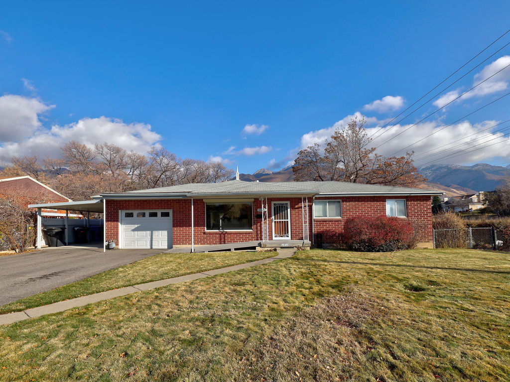 2881 E Pamela Dr