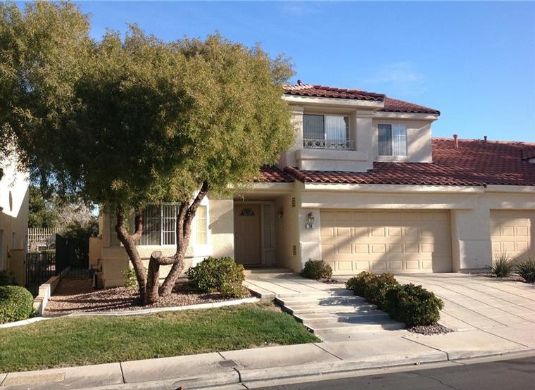 Great 3 Bedroom, 3 Bath home in gated community, First floor Primary Bedroom, with full bath & walk-in closet. Large living room/dining room with fireplace & access to patio & fully fenced yard. Two bedrooms up with large family room or loft with fireplace and full bath. Good size eat-in kitchen with pantry and bay window overlooking front yard, 2 car garage and all appliances.
