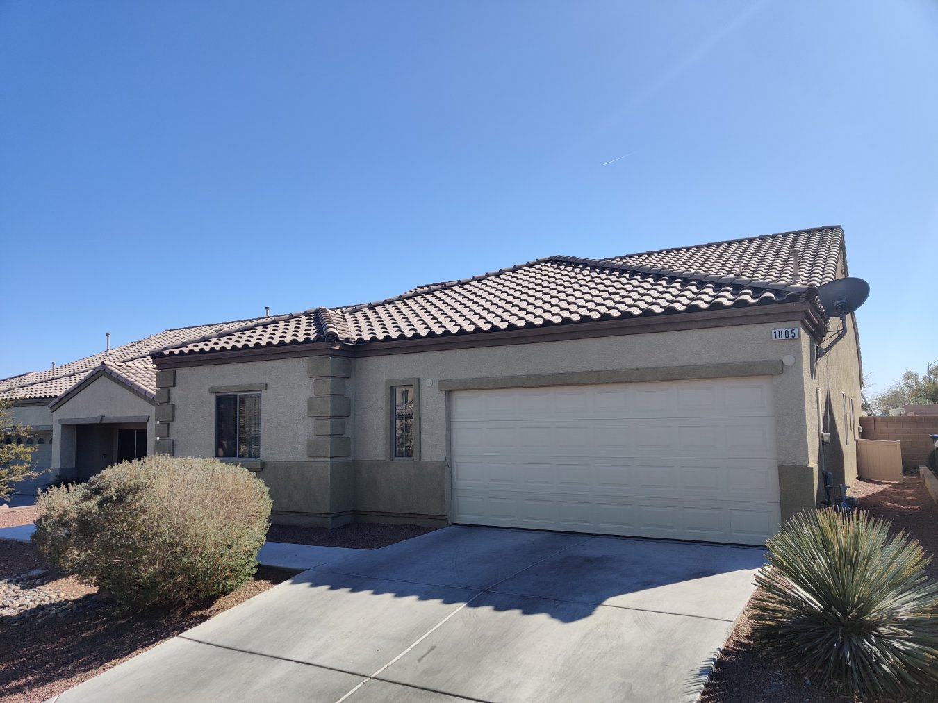 46769 Investors Only ! What We Have Here Is A Classic 'You Own, They Pay' Scenario. The Tenant Takes Great Care Of The Property And Has Paid On-Time Every Month Even Throughout The Pandemic. What More Can You Ask For?