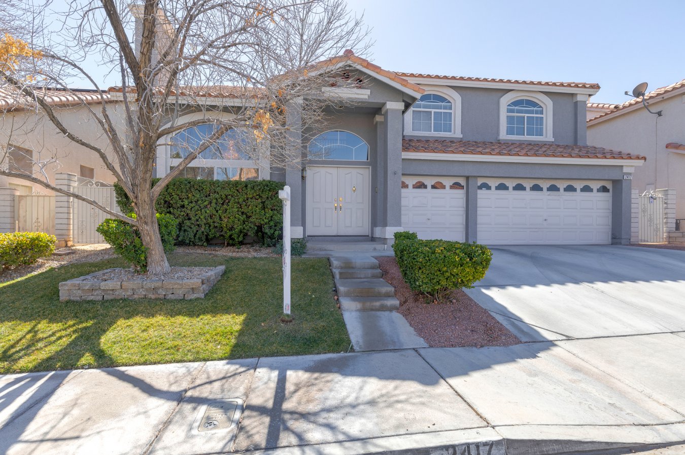 46823 This 5 bedroom home has a