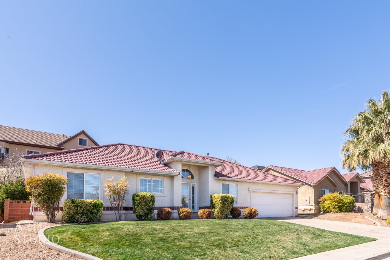47392 Enjoy the gas fireplace and the easy care of tile floors in this open floor plan home. Home is built on piers for maximum protection. Renters can be out in 30 days or would consider staying depending on the rent.