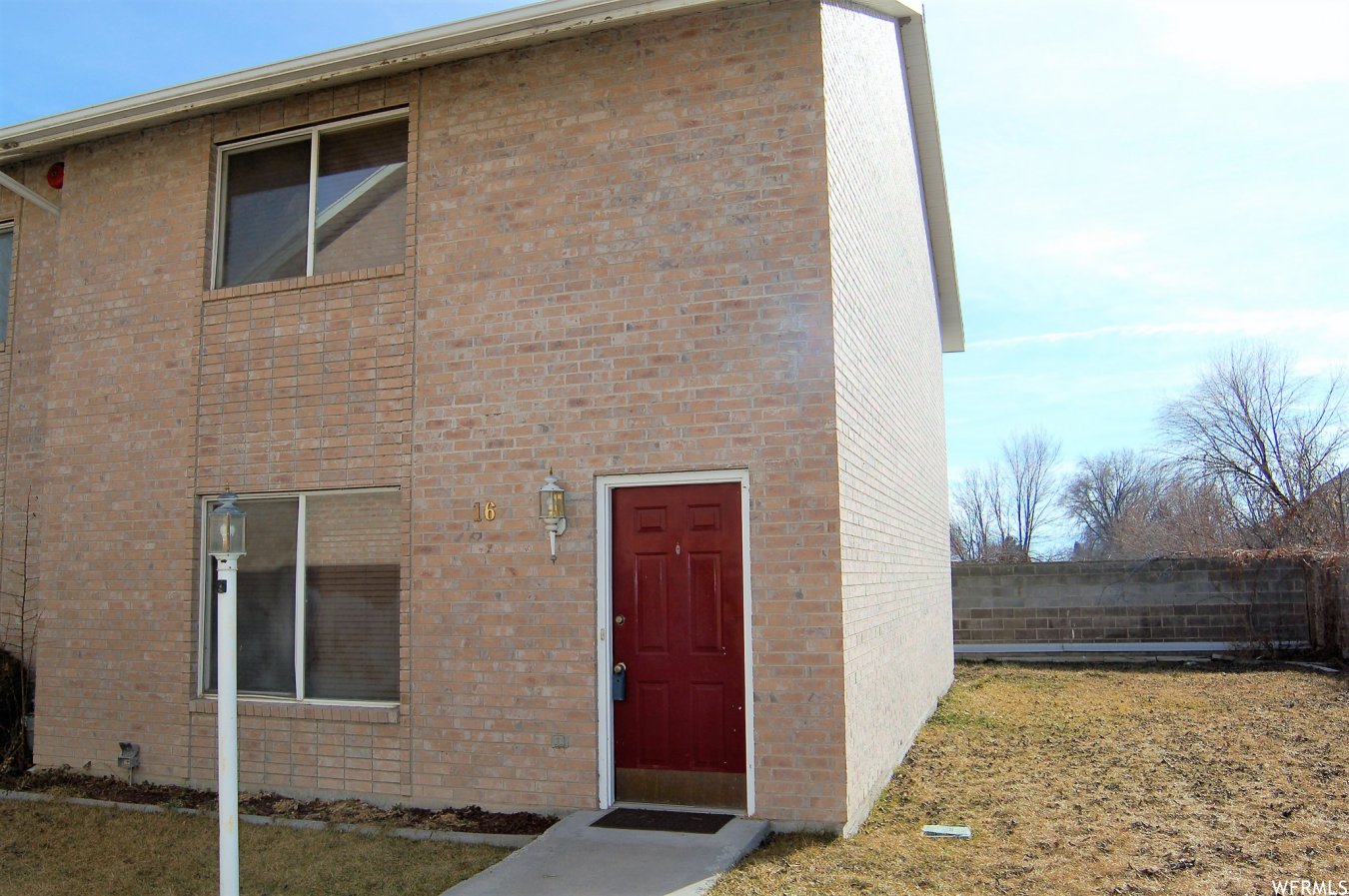 47624 Thank you for your interest in this home. This all brick 2-story townhome should make a great home for anyone in this price
range. The end unit is nice because of grass on 3 sides of the home. It's a little more private than others as well. This could be the nicest property in Utah County at this price range.