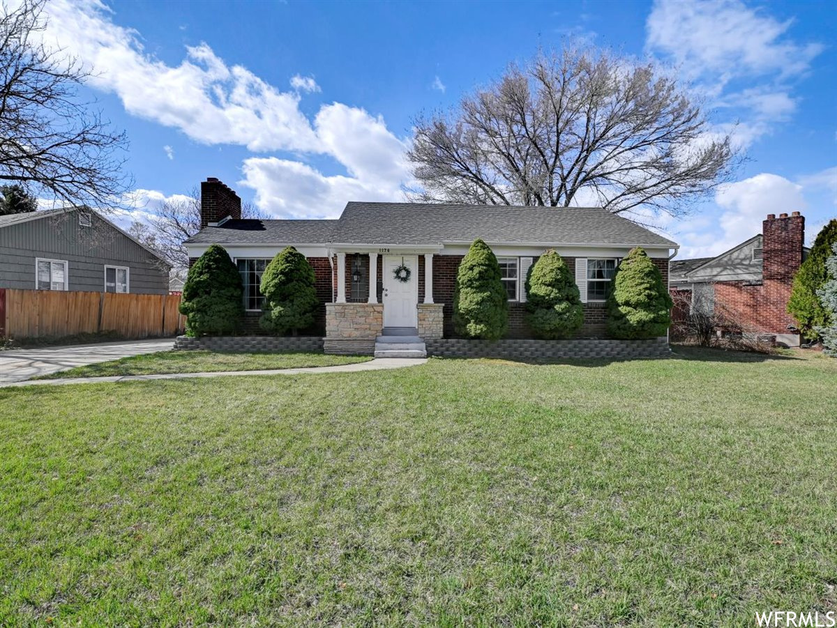 1178 E Ridgedale Cir
