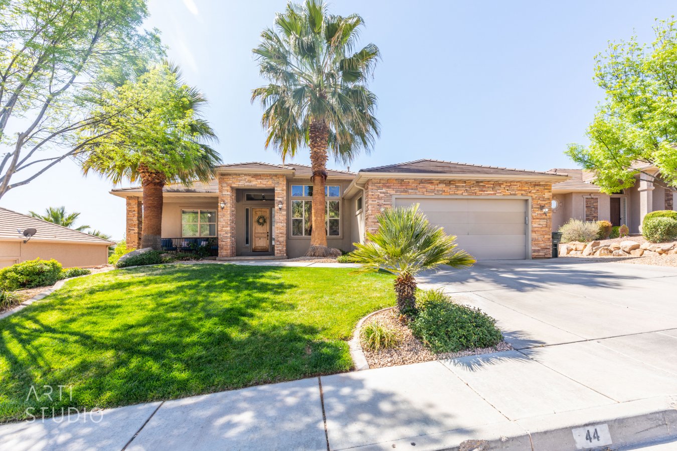 4,525 s.f, 6 Bed, 3.5 bath, office, kitchens upstairs and downstairs, Living room on Main Level, Family Room Downstairs, Great Neighborhood!