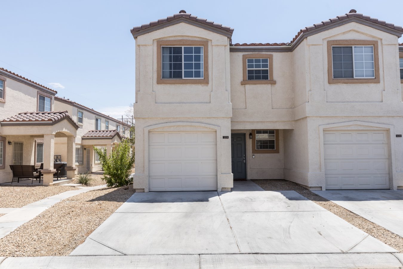 50059 Move-In Ready 3 Bedroom, 3 Bath, 1 Car Garage! This Townhome is nestled in a Gated Community that has a Community Pool, Clubhouse and Fitness Center! All Appliances Stay in the Property! Tile Flooring downstairs and Laminate flooring in the Bedrooms. Master Bedroom Is Separate from the other Bedrooms for added privacy. Bring Your Buyers - This One Won't Last!!