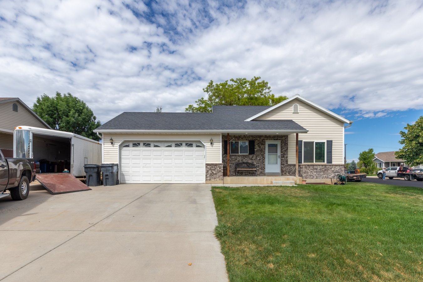 50381 Charming ranch rambler home nestled in Santaquin. Featuring 5 bedrooms and 2 baths with a fully finished basement. Main level has triple pane windows and a front storm door. This corner lot is just minutes away from shopping, entertainment, and a few blocks from the elementary school.