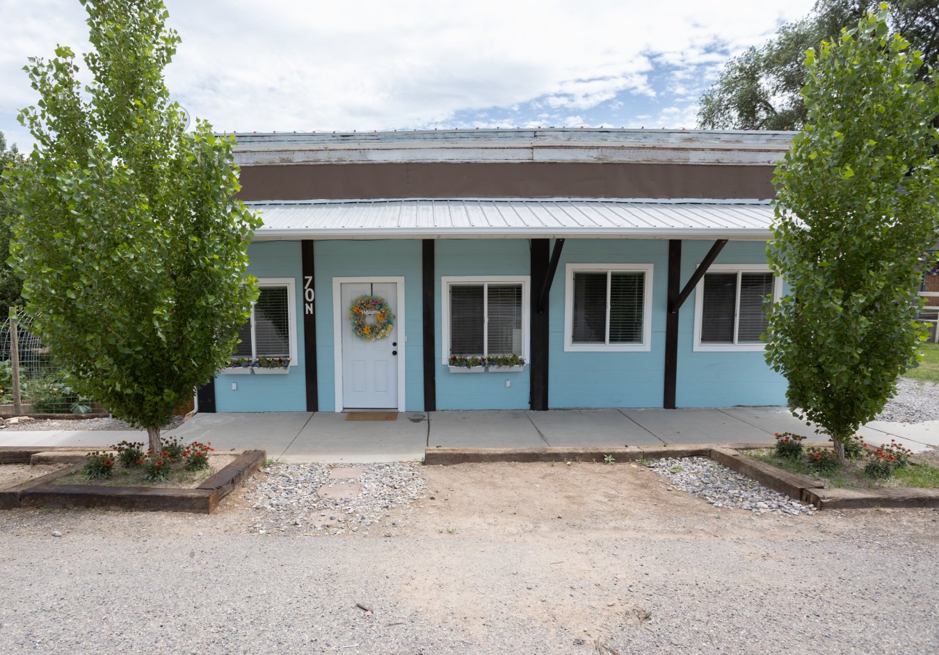 50787 Perfect home for a Vacation rental or someone looking for a low maintenance property with a small private back yard. Fixed up really nice, move in ready. Check it out today. For additional property and agent information, click on the virtual tour link below.