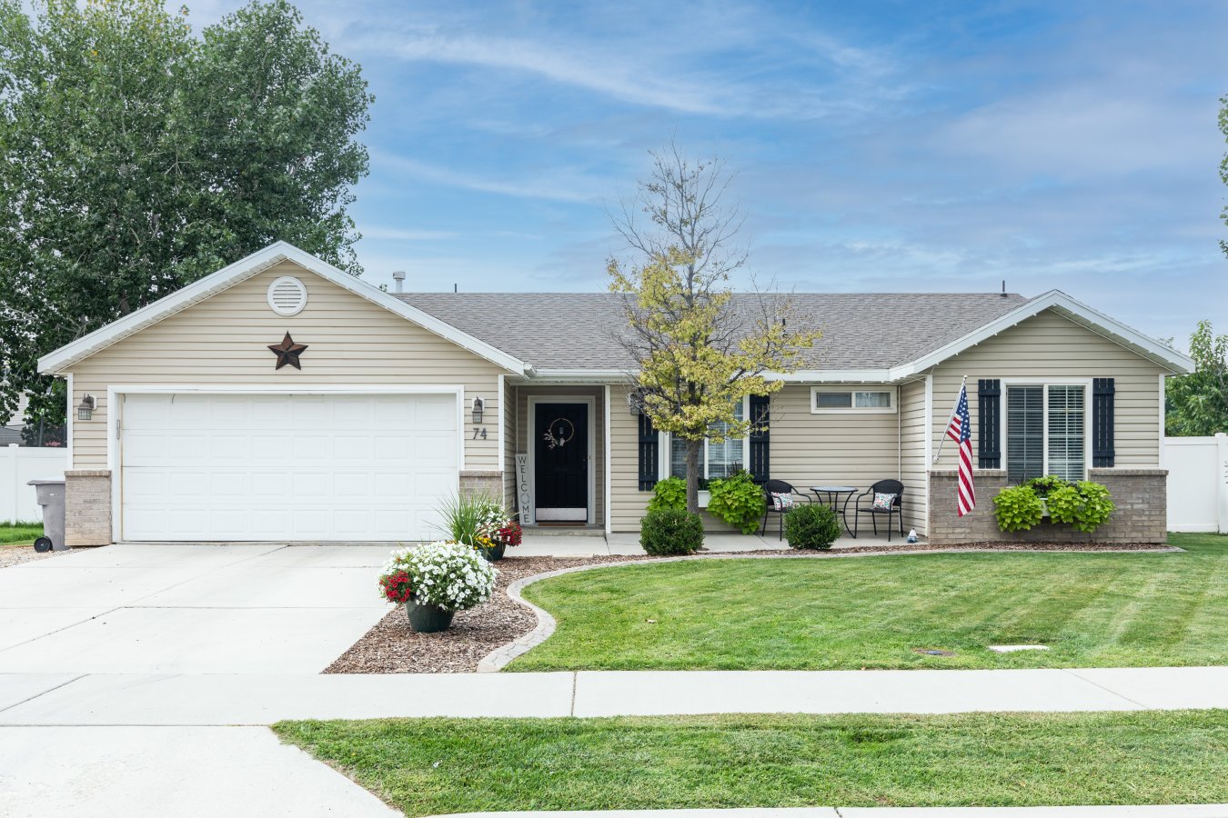 Beautiful move-in ready home! Light, bright, single level, open-concept floor plan. Kitchen has been updated with white cabinets and upgraded countertops. Waterproof laminate flooring throughout the main living areas. Large fully fenced backyard with fruit trees, shed, hot tub and a raised garden bed. Furnace and water heater were both replaced in 2019. Deck in back was replaced in 2020. Custom bluetooth outdoor holiday lighting. Conveniently located with easy access to restaurants, schools, shopping, medical services, parks, and the freeway.