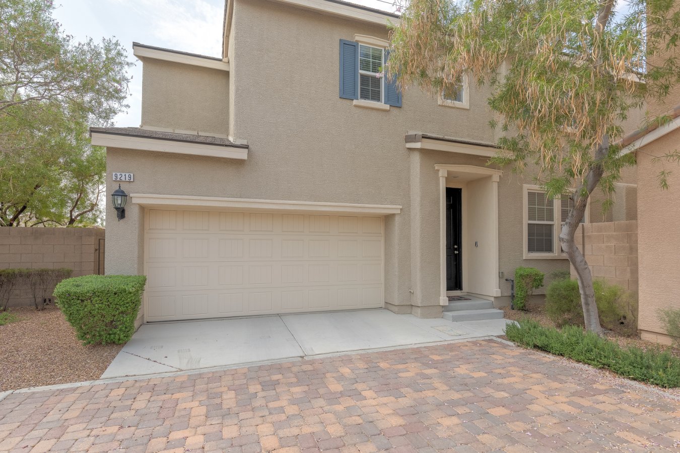 50979 Great home in a really nice gated community. The home has all the features you are looking for. Home is immaculate inside and out.