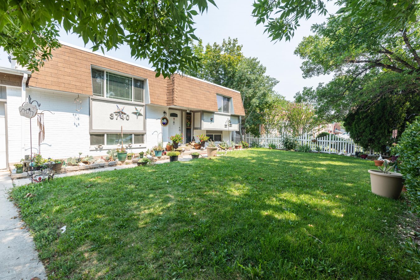 3740 W Englewood Dr