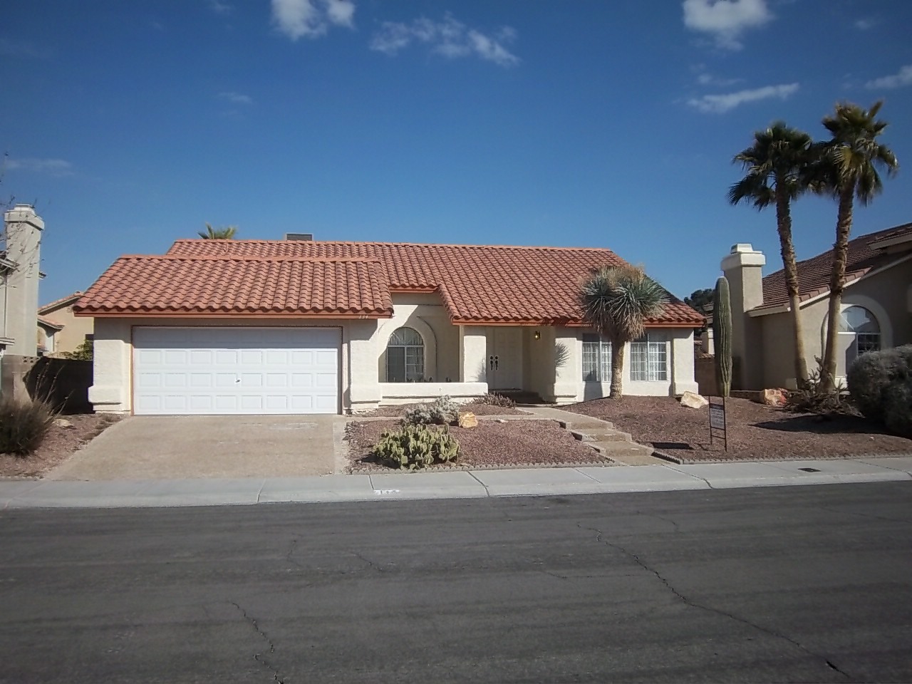 Great 2150 Sq Ft Single Story Home with 4 Bedrooms, Stunning plush deep green carpeting throughout home. All appliances included. Home has extra family area with fireplace adjacent to the dining room. Foyer has grand entry. Master has double walk in closets. Low maintenance desert landscaping