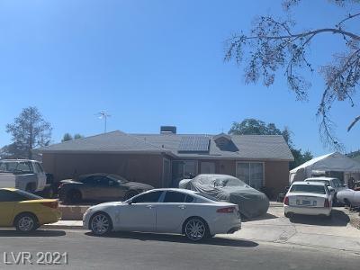 Great potential, huge homesite with plenty of room for RV/Boat parking, new AC unit and solar panels. Large kitchen with plenty of counter space and cabinets. No HOA fees. Solar system is being financed and buyer must assume payment.