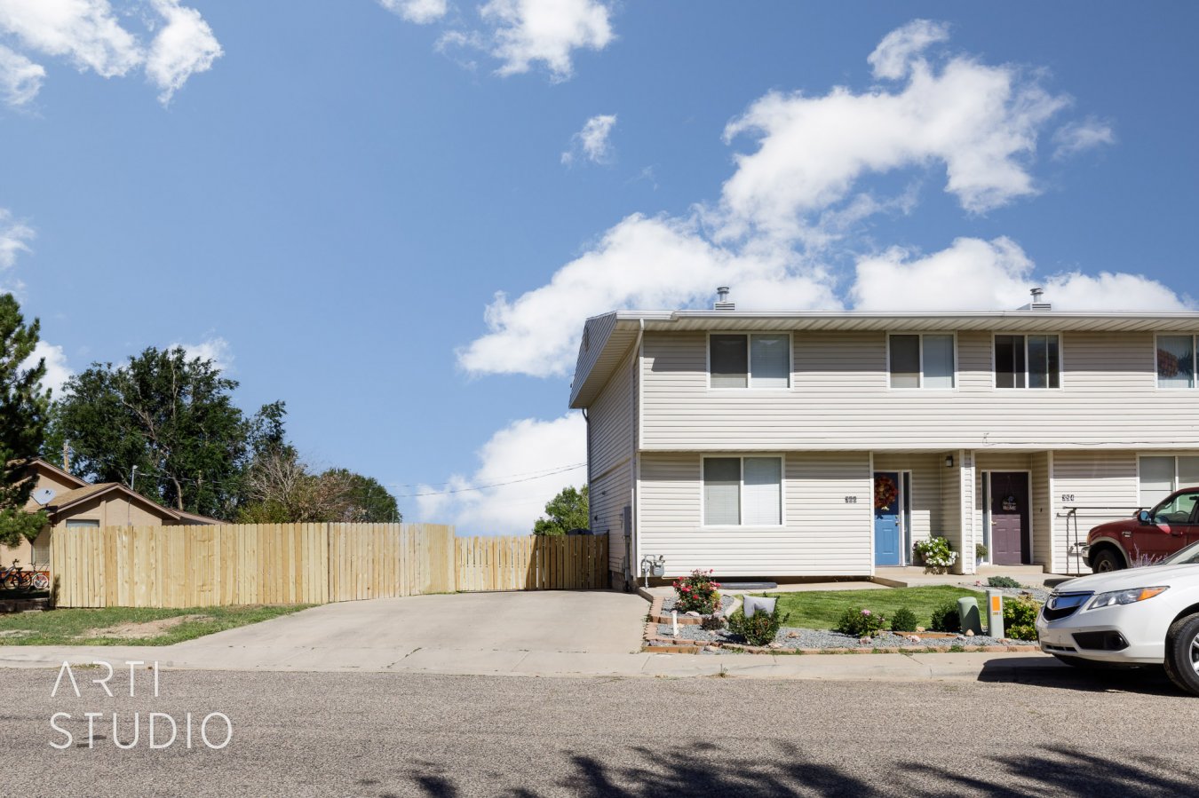 51767 Recently remodeled main level and basement. Backyard is fully fenced with a lot of potential. A great opportunity for and
investor or a family looking for room to grow. Buyer to verify all information.
