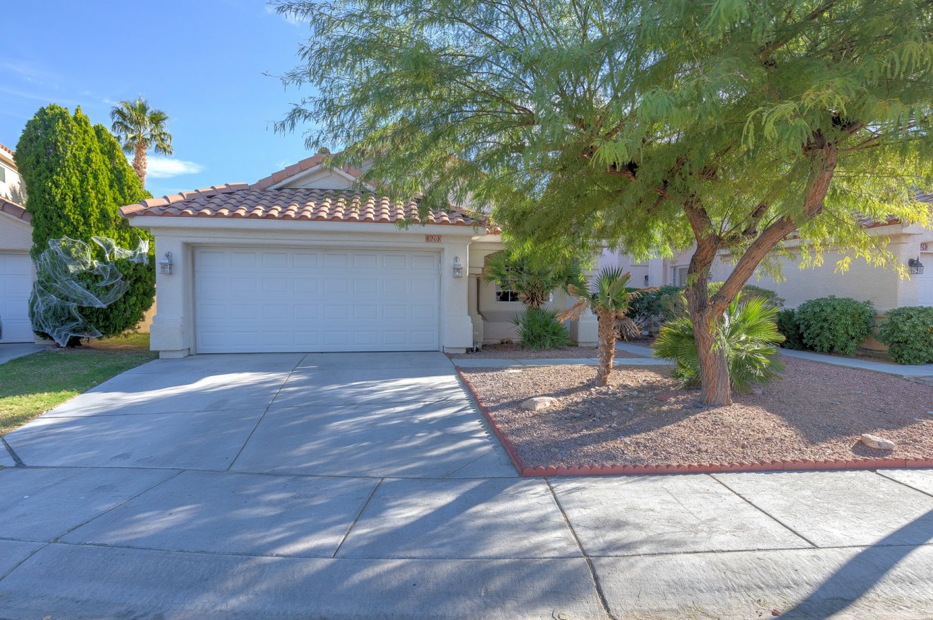 52724 AMAZING One story 3 Bed 2 Bath with a POOL, nestled within a Culdesac in Peccole Ranch! New interior paint, Open Floor Plan, Cozy Fireplace in the Living Room, Wired for Surround Sound and Atrium to grow a herb garden. The kitchen has Stainless Steel Appliances and Open Dining Area! The backyard is an entertainers dream with solar heating pool. The Culdesac has access to frisbee golf course. Bring Your Clients This is a MUST SEE!
