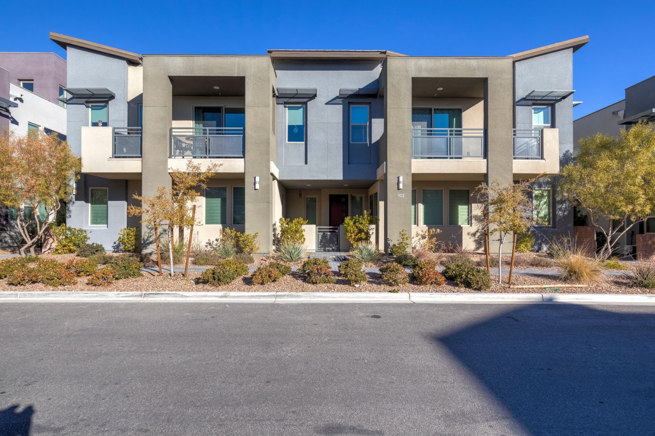 54310 Check out this beautiful, like new, gated