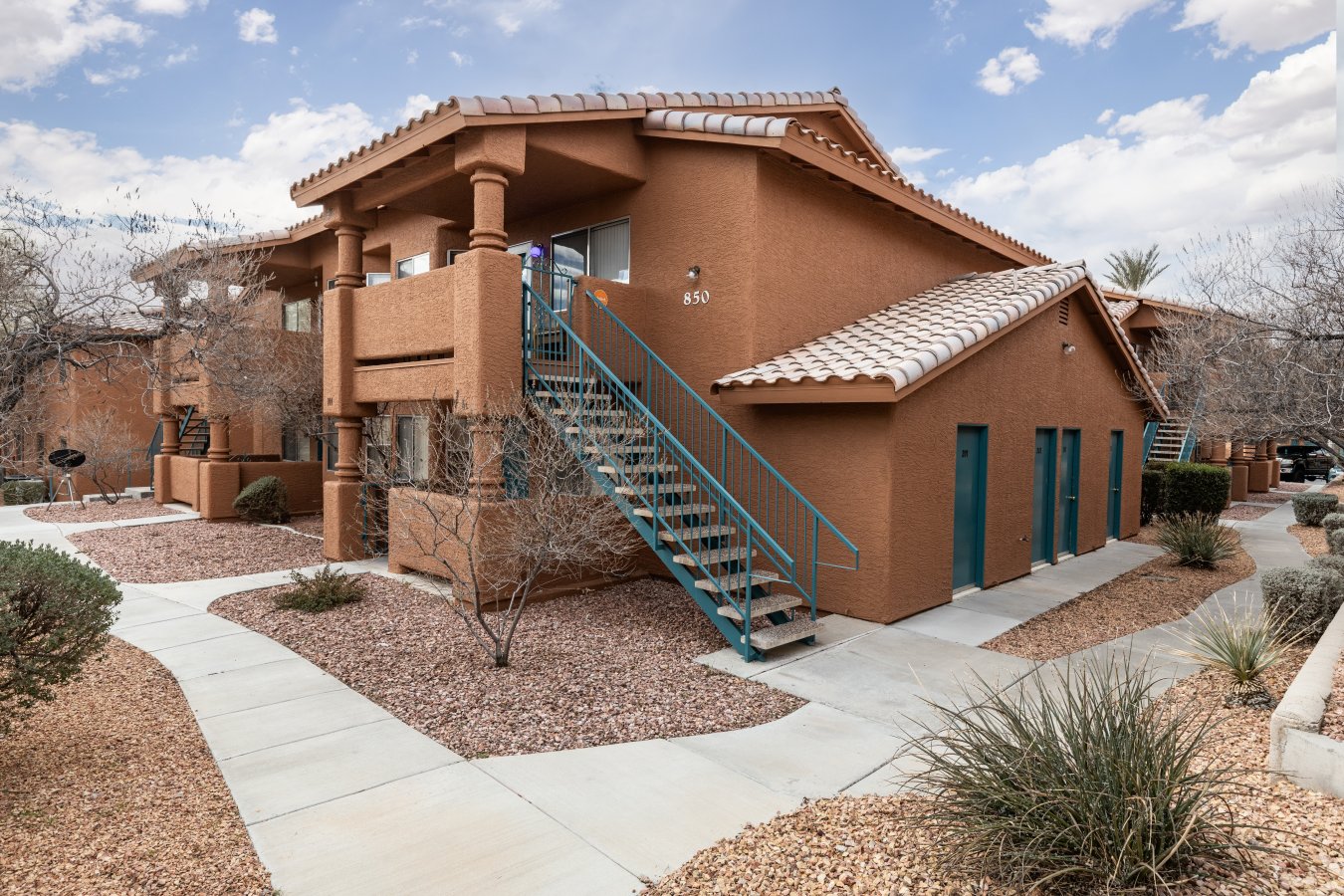 54551 Looking for a secluded condo where you will avoid driving and walking traffic? Look no further. Here is a well maintained Rock Springs condo that offers an exceptional stainless steel kitchen appliance set, washer/dryer, and foremost, it comes fully furnished.