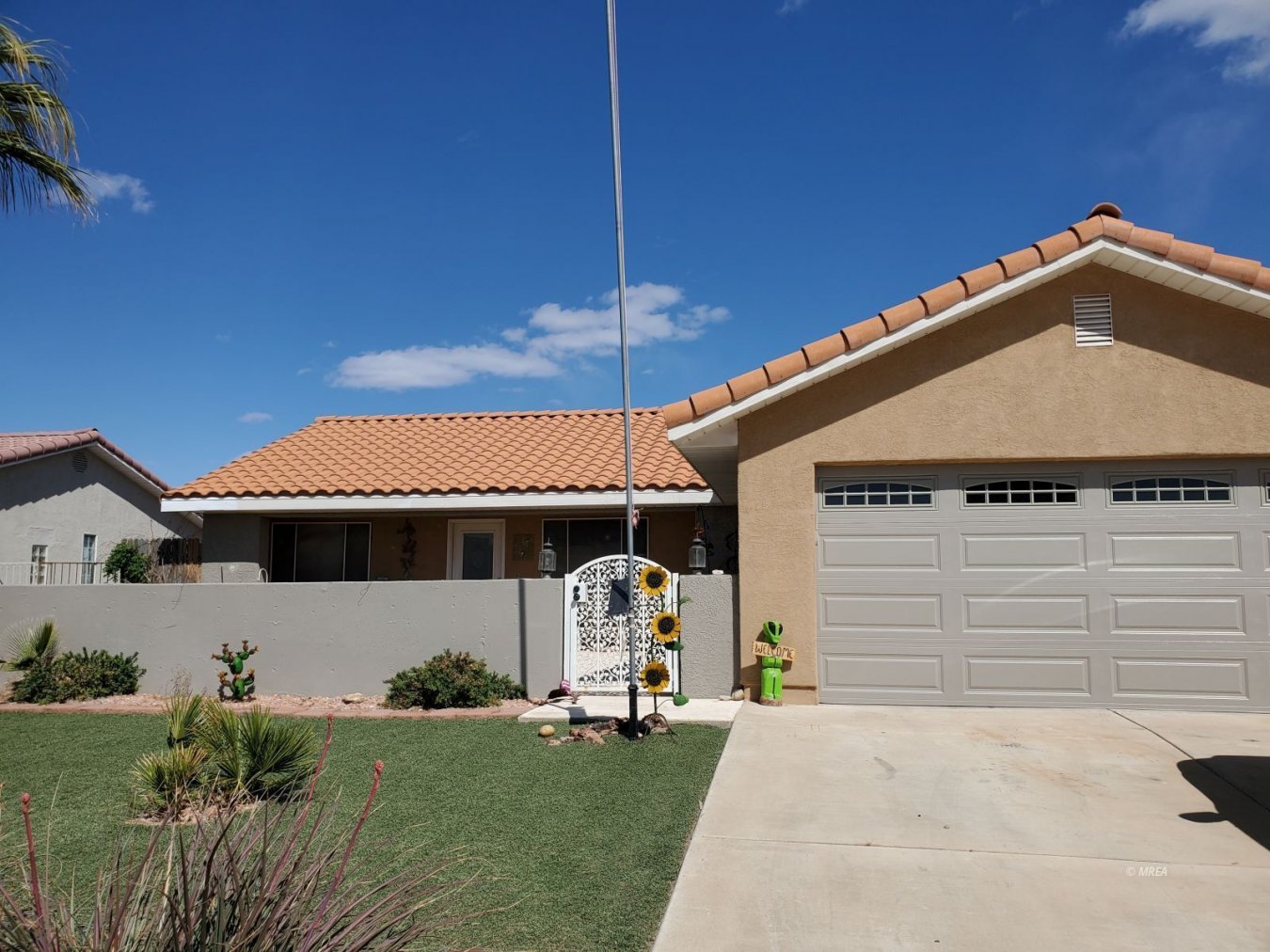 57576 Rare find with no HOA. This well kept 1250 sf home will not last long. Priced to sell. Home sets on a fantastic lot with no back neighbors with views of the Virgin Mountains. 3 bedroom, 2bath with nice patio that is covered. Entire home was remodeled in 2015. All stainless appliances, new insulated garage door with windows and opener, RO Water treatment, water softener, Ceiling fan in master bedroom. Great back yard with great views. RV storage on side of home with 50 amp and 110V hookups. Pictures will be uploaded by Wednesday April 20. Appointment needed to view.